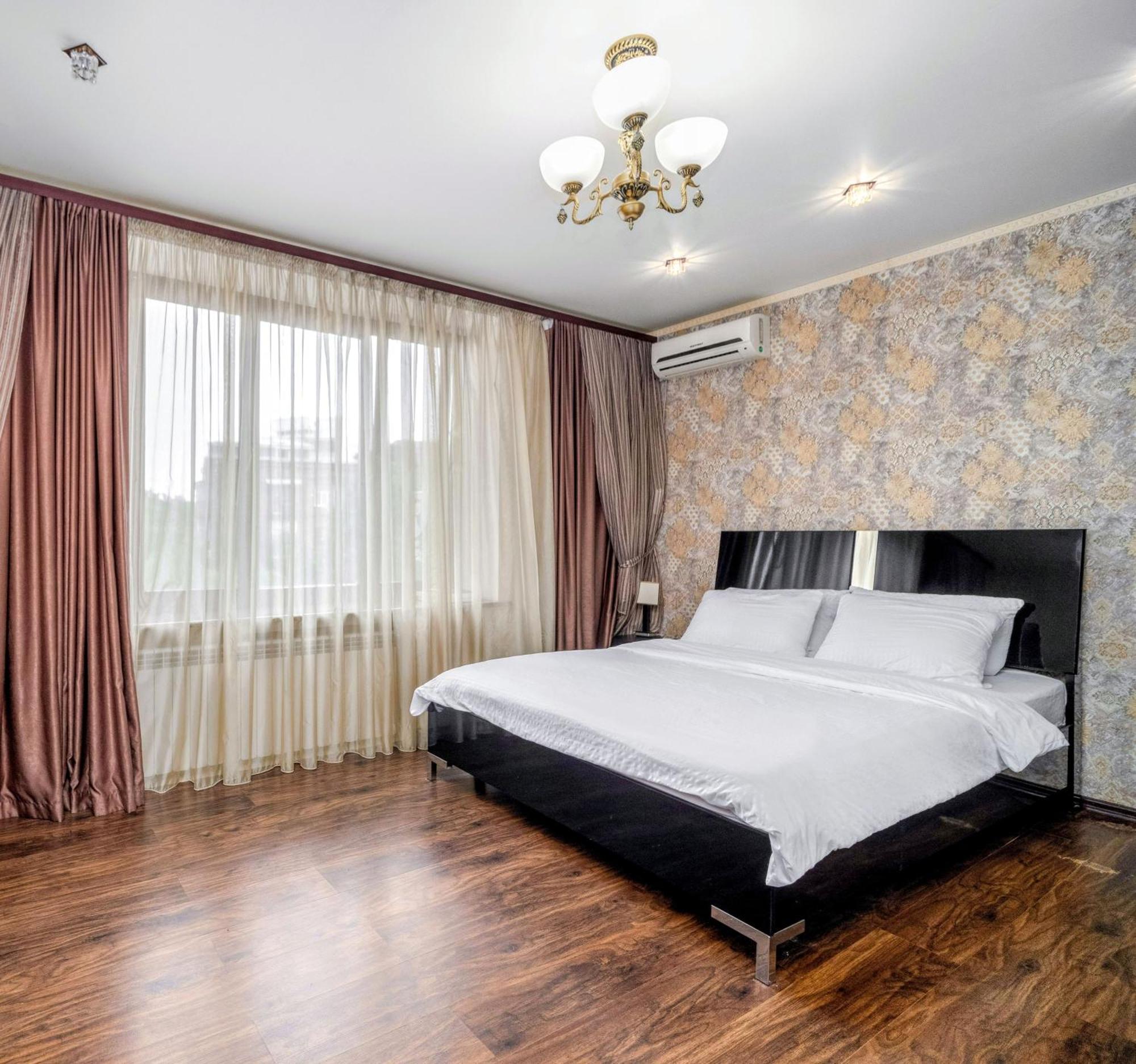 Lux Apartment Gorkiy Park Харков Екстериор снимка
