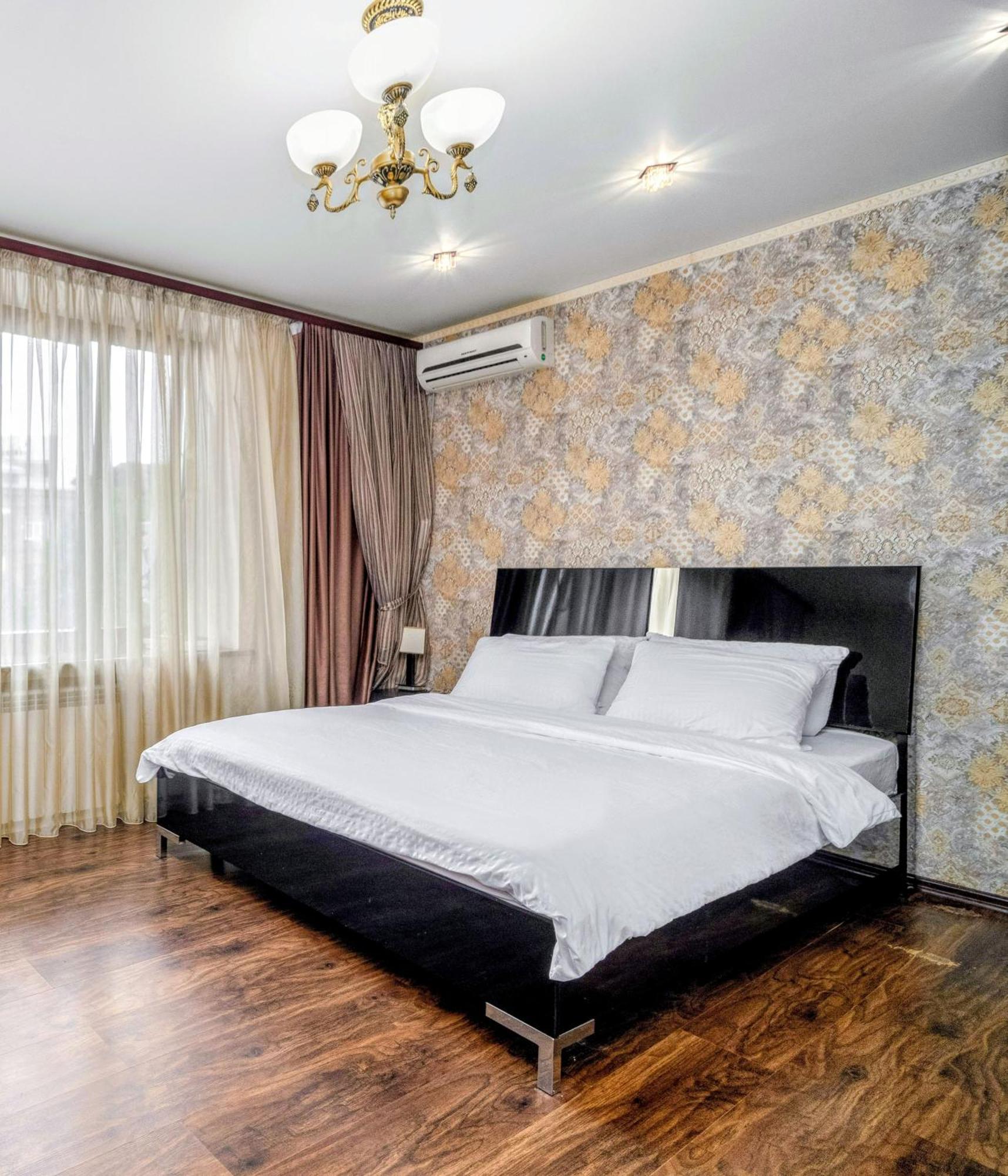 Lux Apartment Gorkiy Park Харков Екстериор снимка